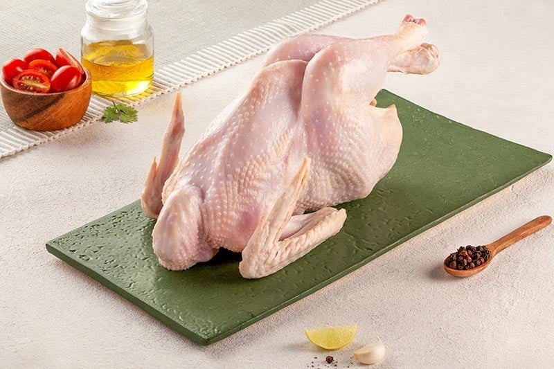 Deshi Chicken Whole Clean And Dressed (With Skin)